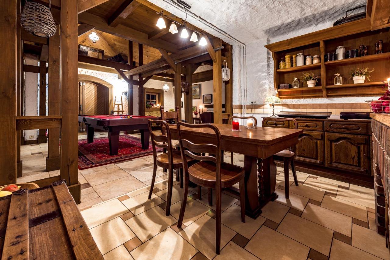 Dworek Wiktorowo Hotel Budki Petrykowskie Luaran gambar